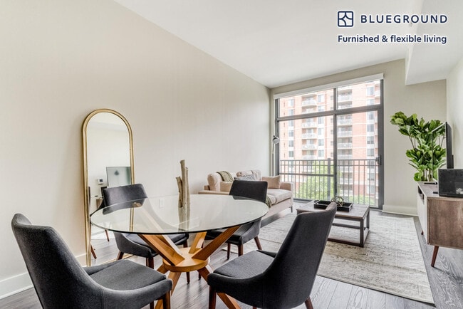 Photo - 4901 Montgomery Ln Unidad SI FL5-ID809