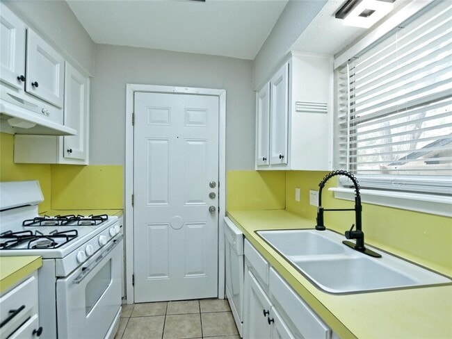 Photo - 5255 Meadow Creek Dr House