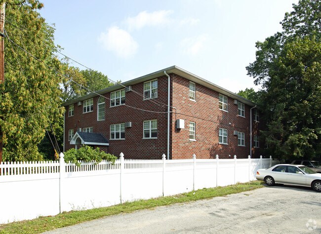 Photo - Arlington Arms Apartments