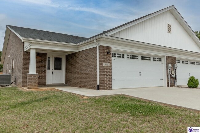 Photo - 305 Breckinridge Cir
