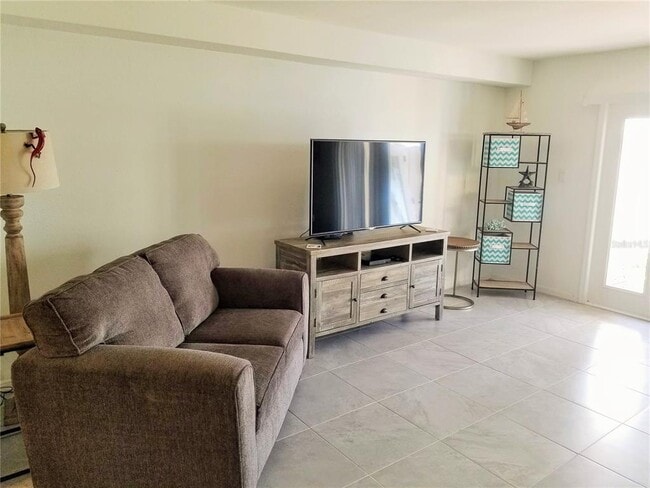 Photo - 169 Pompano Dr SE