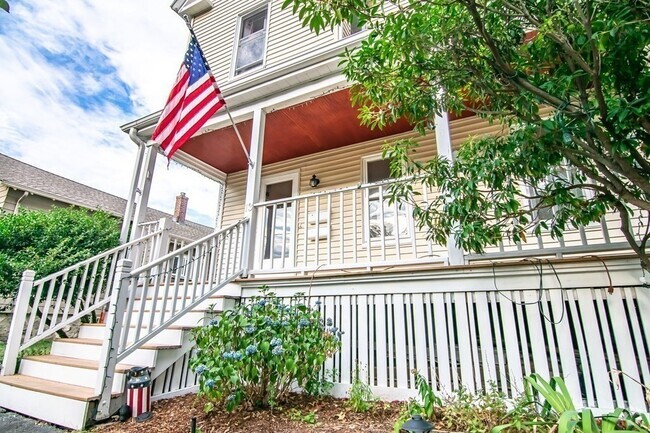 Building Photo - 13 Radcliffe Rd Unit #1 Rental