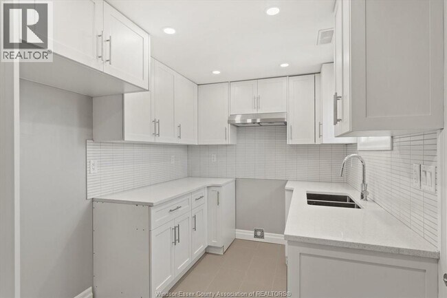 Photo - 1439 Benjamin Ave