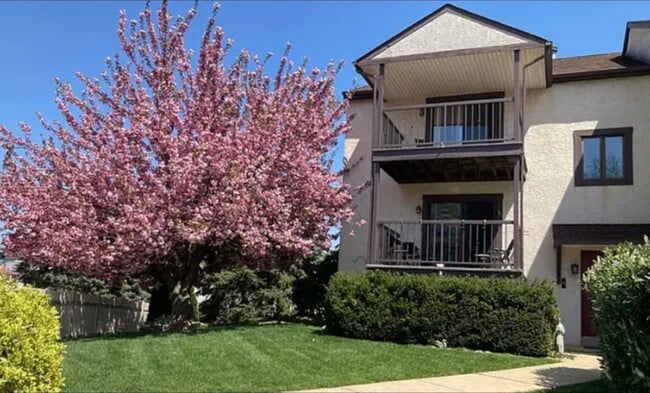 Building Photo - 801 Cambridge Cir Unit A