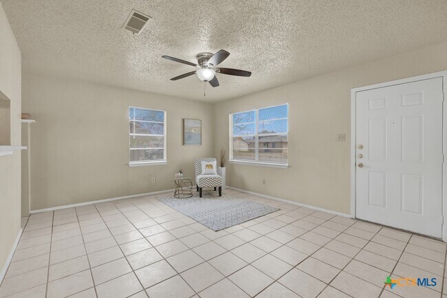 Photo - 807 Sturgeon Dr