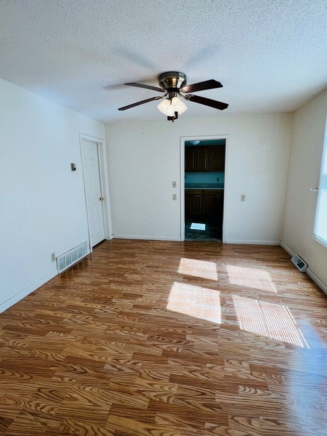Photo - 236 W 10th St