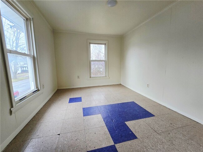 Photo - 130 E Elisha St