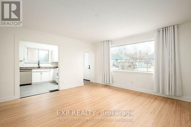 Photo - 298 Swanston Ave