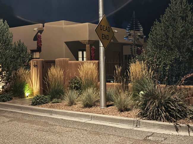 Building Photo - 510 Halona St