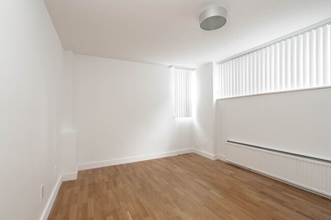 Photo - 551 Eglinton Ave E Unit 501