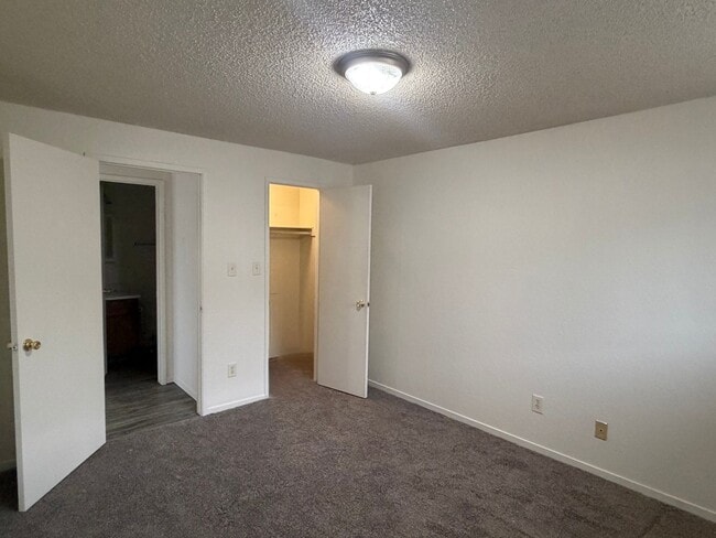 Photo - NE134-Robinson, Lorenz Unidad 2