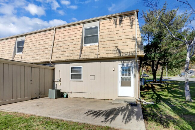 Photo - Woodland Park Apartments