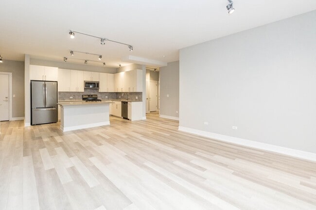 Photo - 1554 N Talman Ave