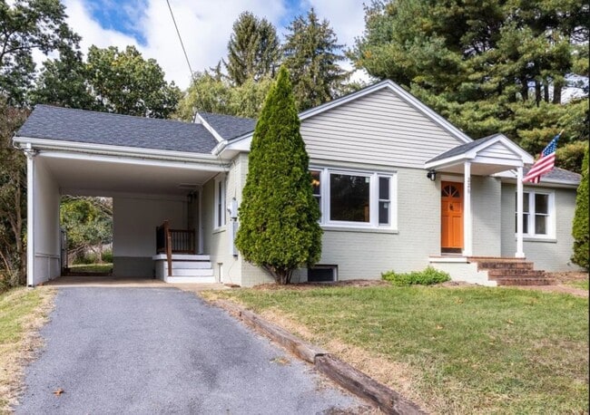 Photo - 226 Fraser Ln