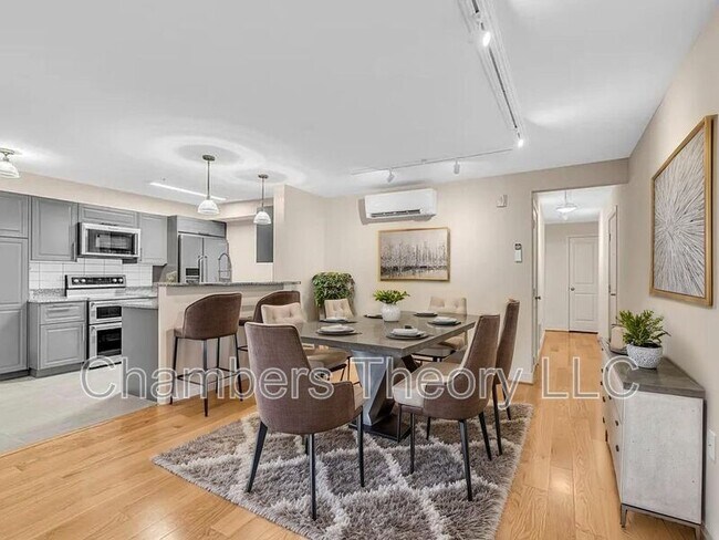 Building Photo - 220 2nd St SE Unit 103