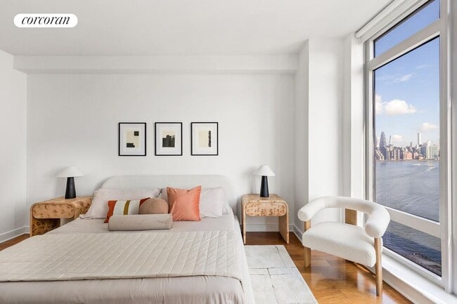 Photo - 2 Northside Piers