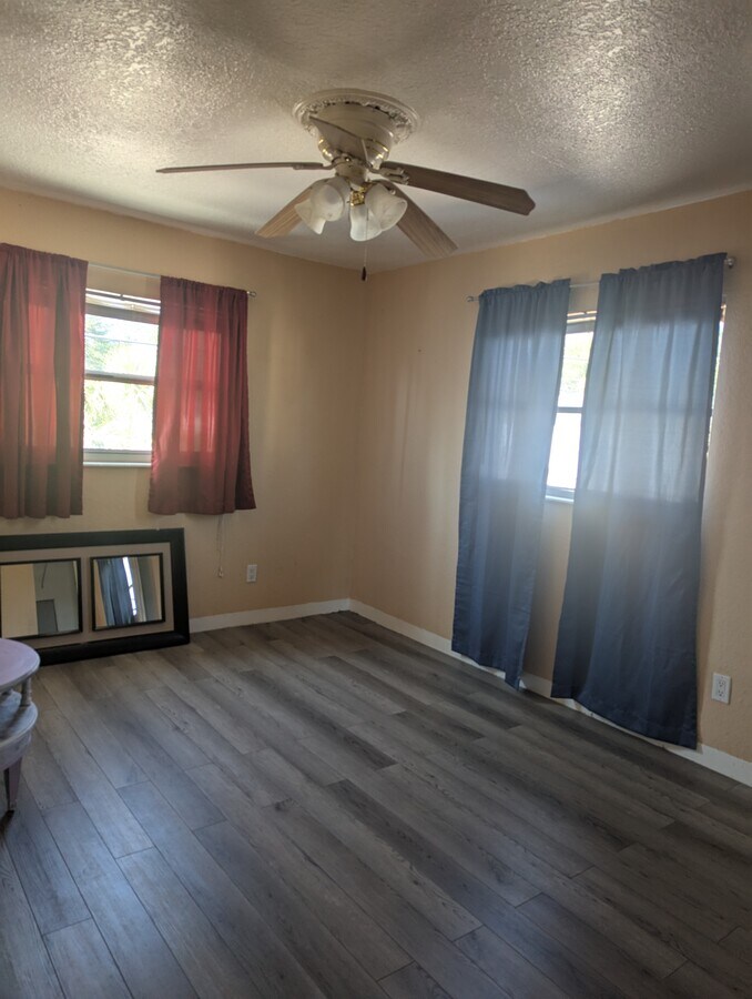 Photo - 4767 1st Ave N Unidad #B