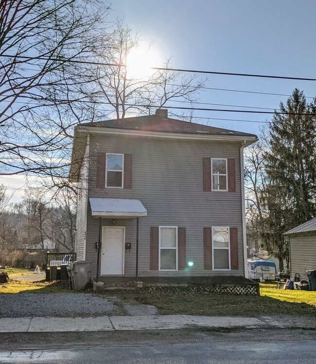 Building Photo - 626 Washington St Unit 2nd floor