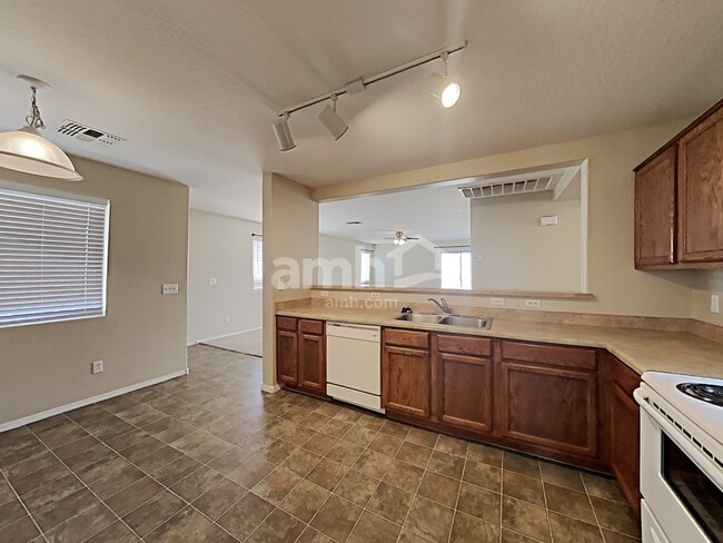 Photo - 7504 S Sunrise Way