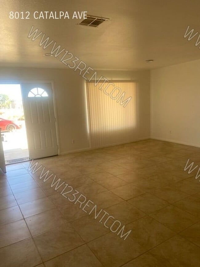 Photo - 8012 Catalpa Ave