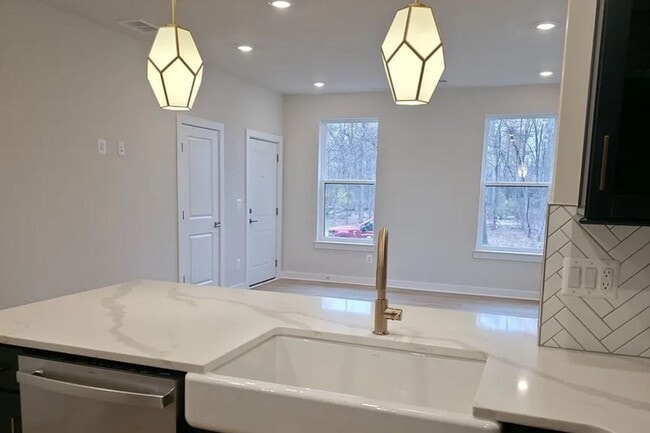 Photo - 3BD/2.5Ba Brand New End-Unit condo in vibrant One Loudoun