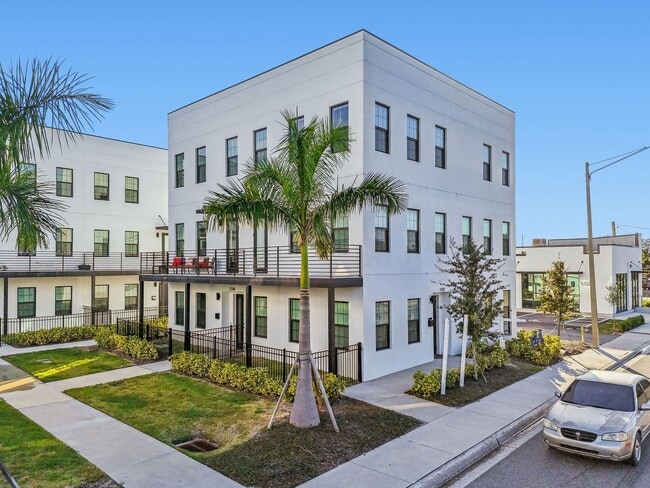 Photo - Modern Townhome For Lease in downtown St Pete and Warehouse Arts District