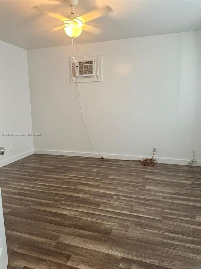 Photo - 226 SW 11th St Unit 1