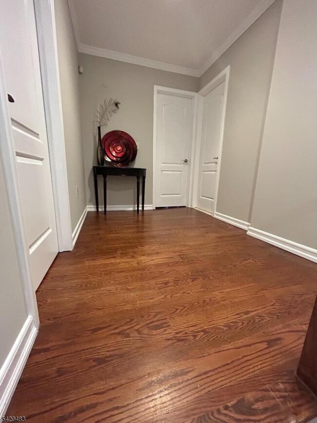 Photo - 220 Butternut Dr