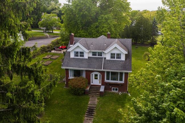 Photo - 8243 High St