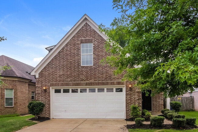 Building Photo - 7317 Green Ash Dr