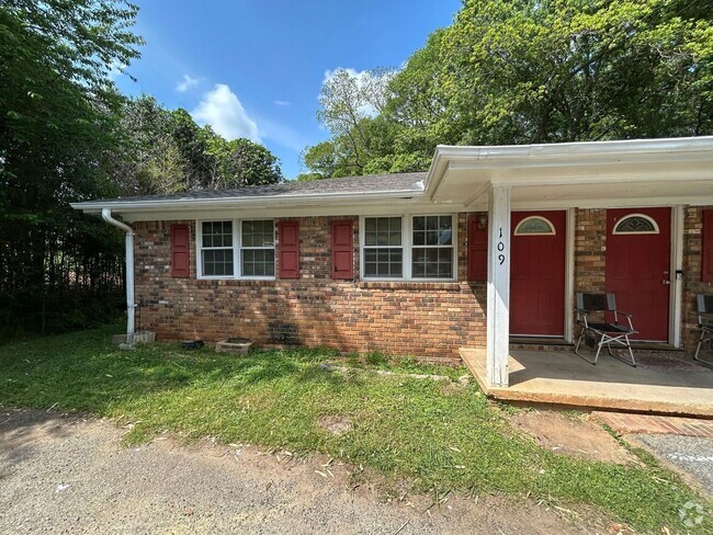 Building Photo - Love Thy Neighbors! Rental