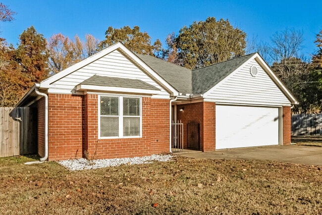 Photo - 93 Bloomington Cove