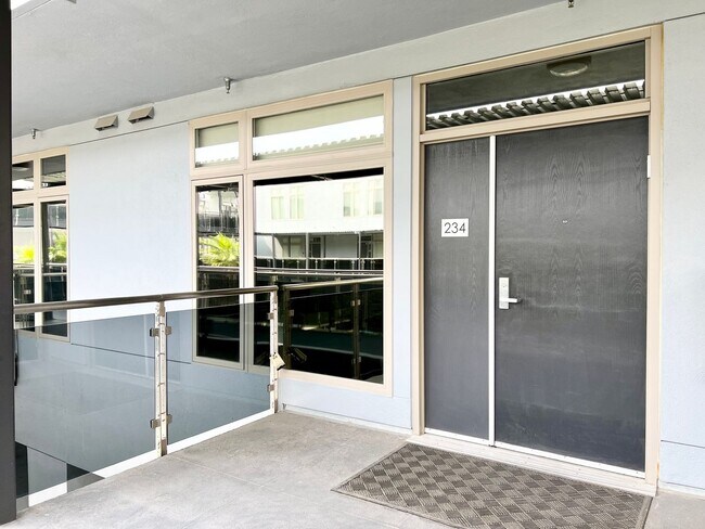 Photo - MOVE IN SPECIAL!!! FIRST MONTH FREE!!! LUX...