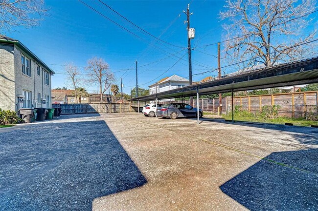 Photo - 1024 Heights Blvd Unit 4