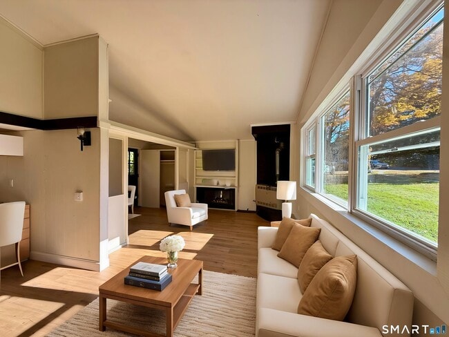 Building Photo - 39 Waterbury Rd Unit B1