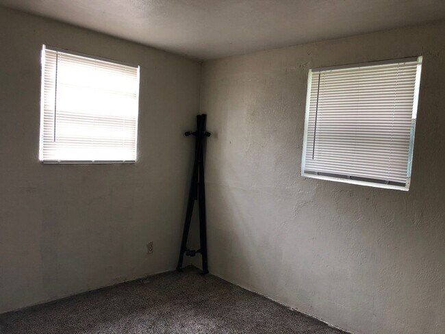 529 NW 8th Ave Unit 4