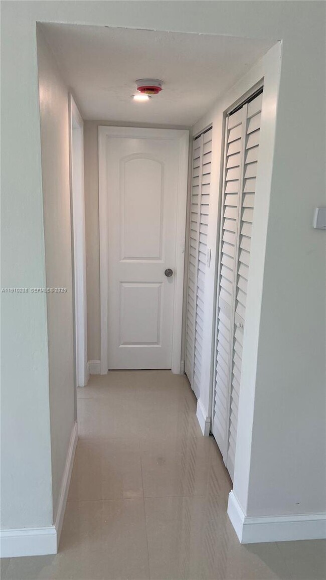 Photo - 465 NE 139th St Unit 461