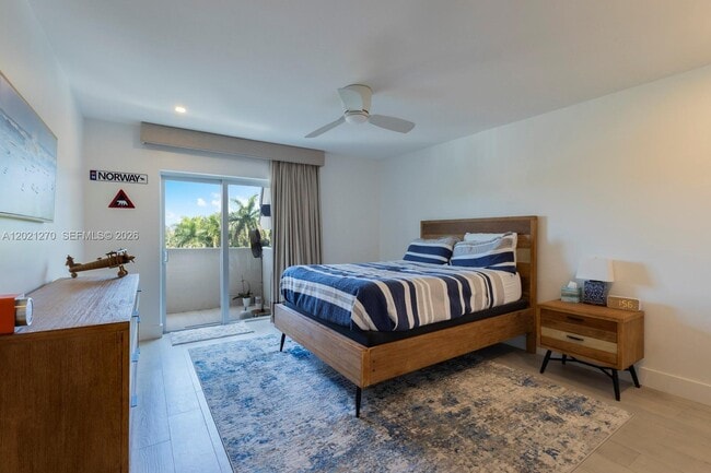 Photo - 6815 Edgewater Dr Unit 307