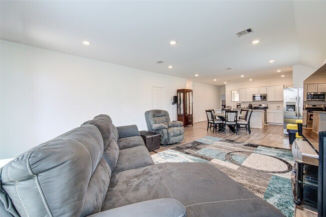 2904 Cordova Hl Dr