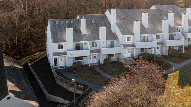 Building Photo - 187 Lovers Ln