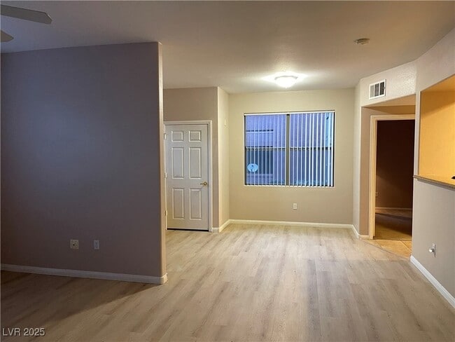 Photo - 8000 W Badura Ave Unidad 1013