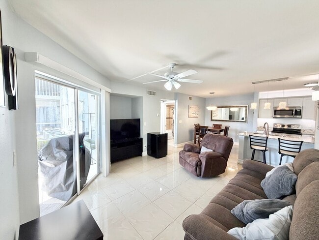 Photo - ** GRANADA LAKES ** 1 BED / 1 BATH CONDO - GREAT LOCATION - SMALL PET OK! - ANNUAL RENTAL