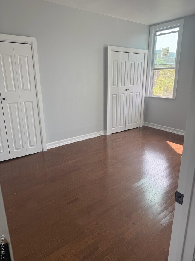 Photo - 166A Schaefer St