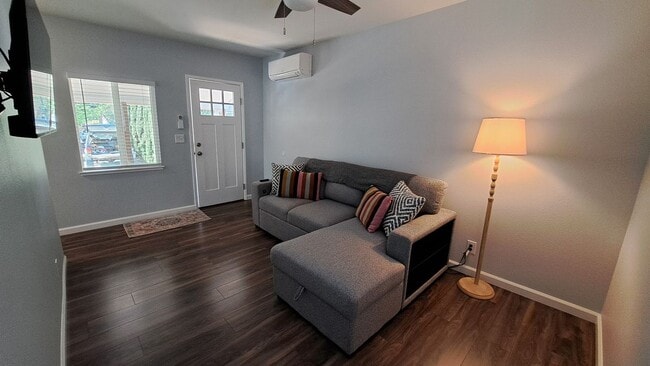 Photo - 3983 2nd Ave