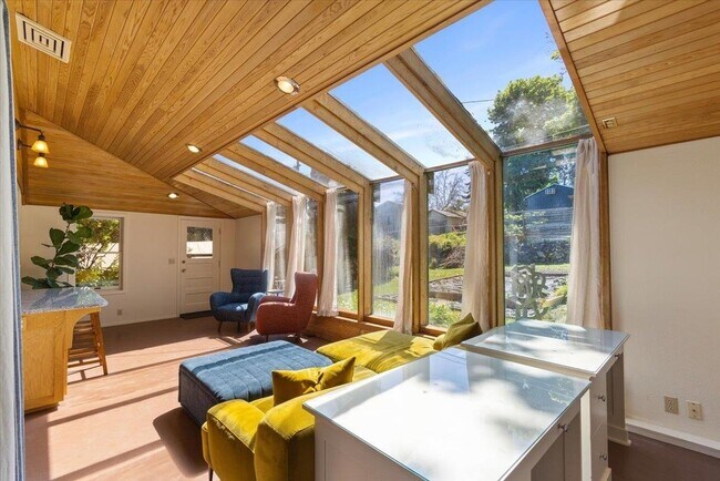 Photo - 924 E 9th Ave