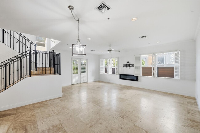 Photo - 2515 NE 18th St