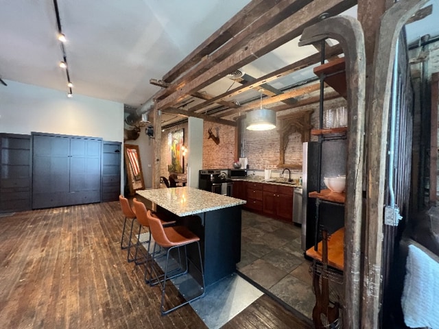 Photo - 214 E Commercial St Unidad 1