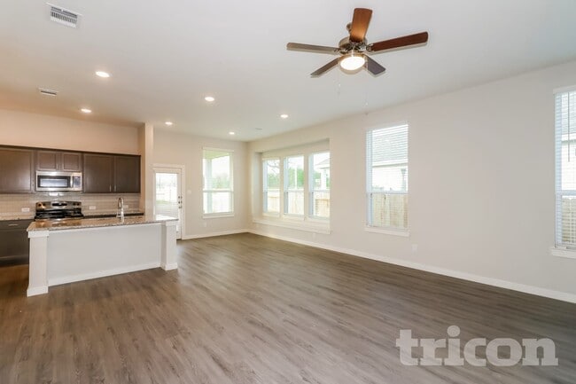 Photo - 2358 Cohorn Trl