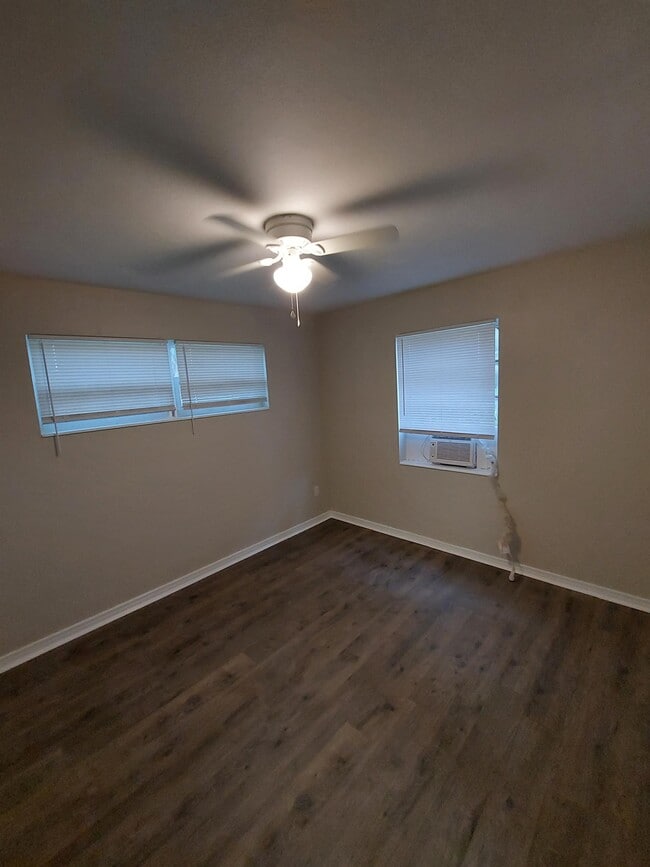 Photo - 2247 Stella St