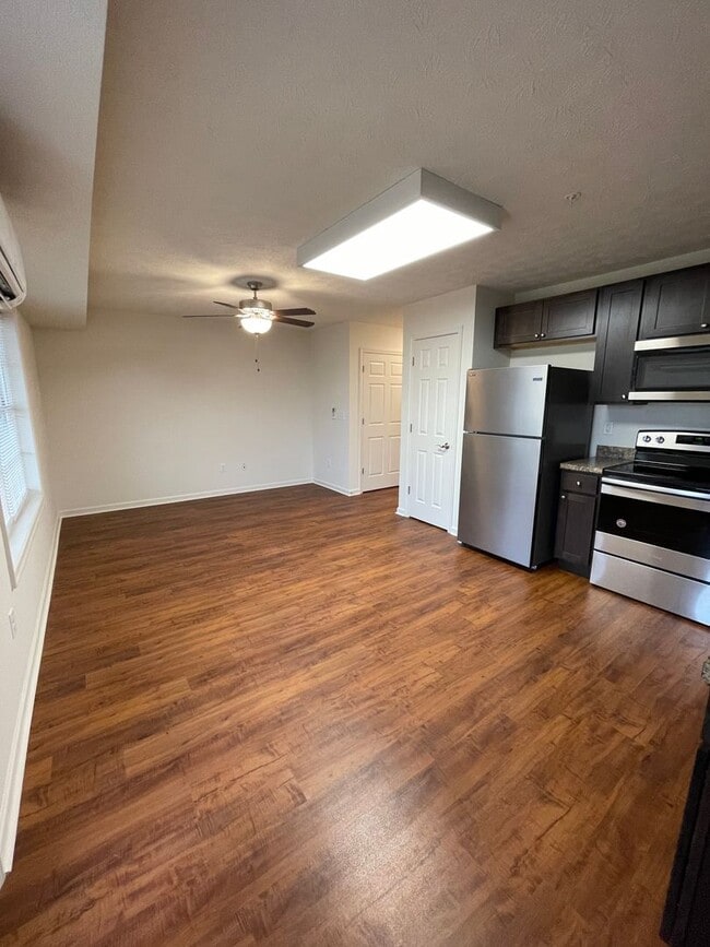 Photo - One Bedroom Garden Apartment